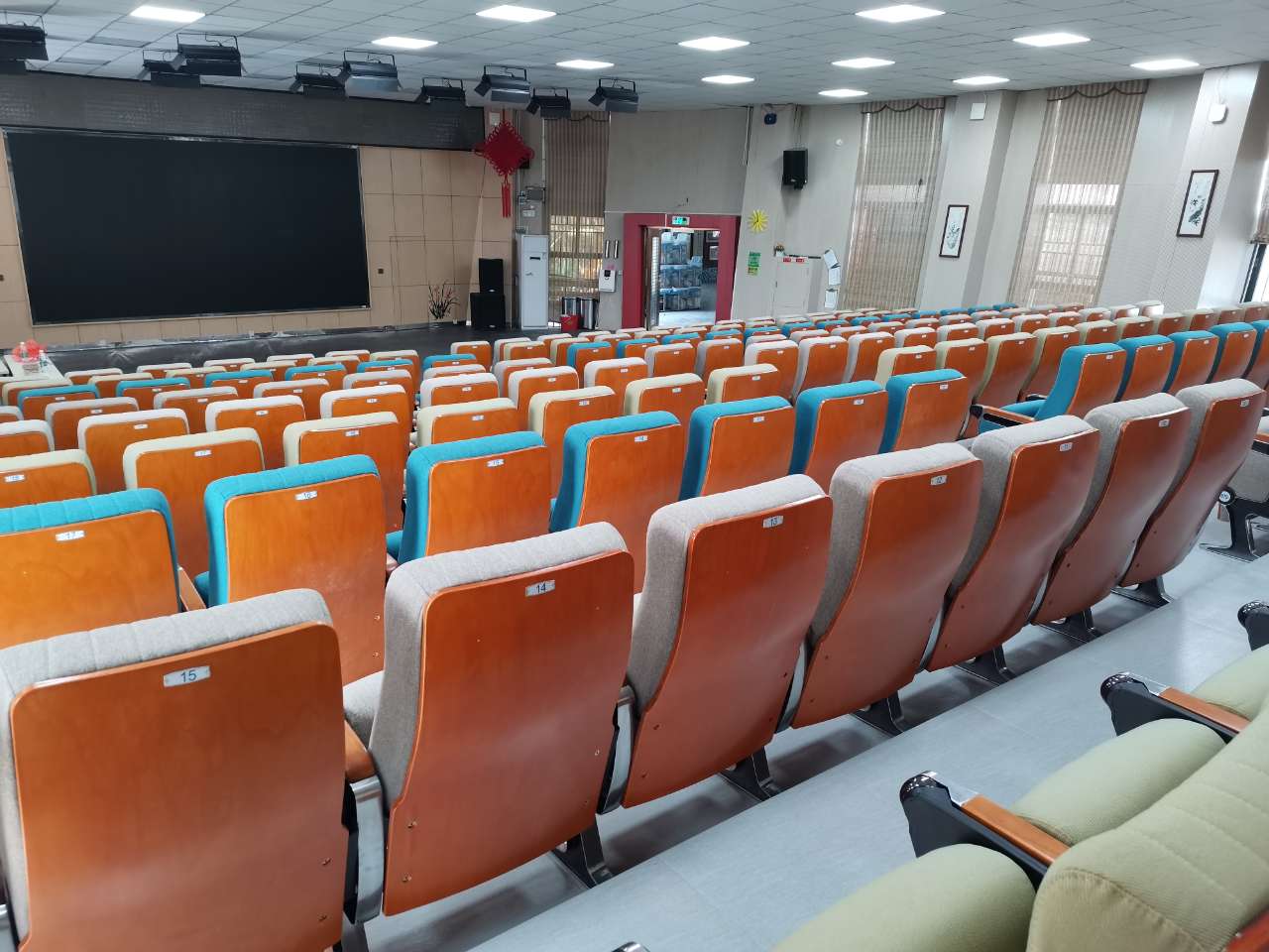 學(xué)校家具要怎么選？